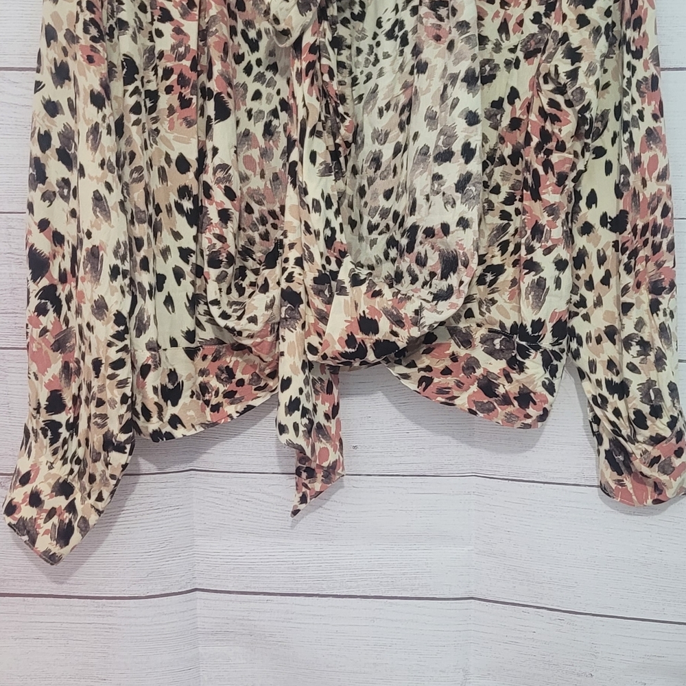 Nwt Gorgeous Reitmans Animal Print 🐾 Sexy Trendy wrap style blouse Size 2XL - Picture 5 of 12